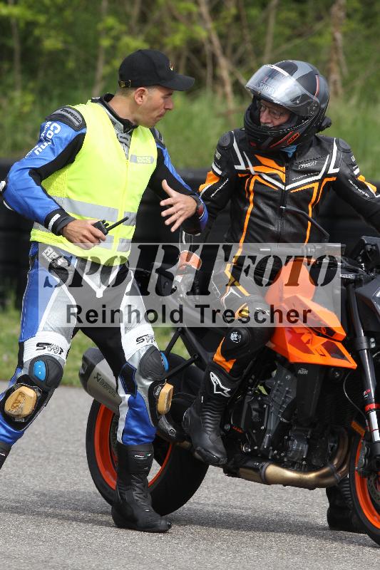 Archiv-2025/10 23.04.2025 Cornu Master School ADR/rot-rouge/48